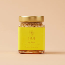 100% Locally Sourced Honey with Diced Roasted Macadamia Nuts